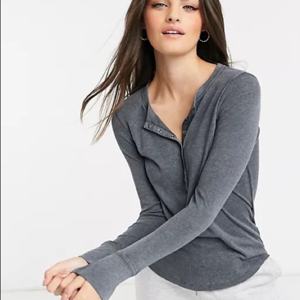 Aerie Henley tshirt in grey size L